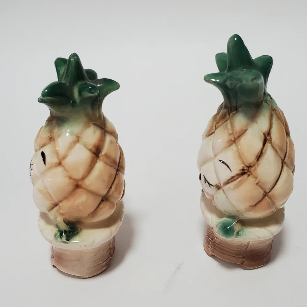 Vintage Pineapple Salt and Pepper Shakers Smiling Winking Faces Cute Retro MCM